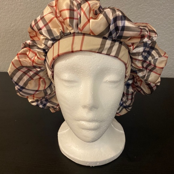 Silky Bonnets - Picture 6 of 14